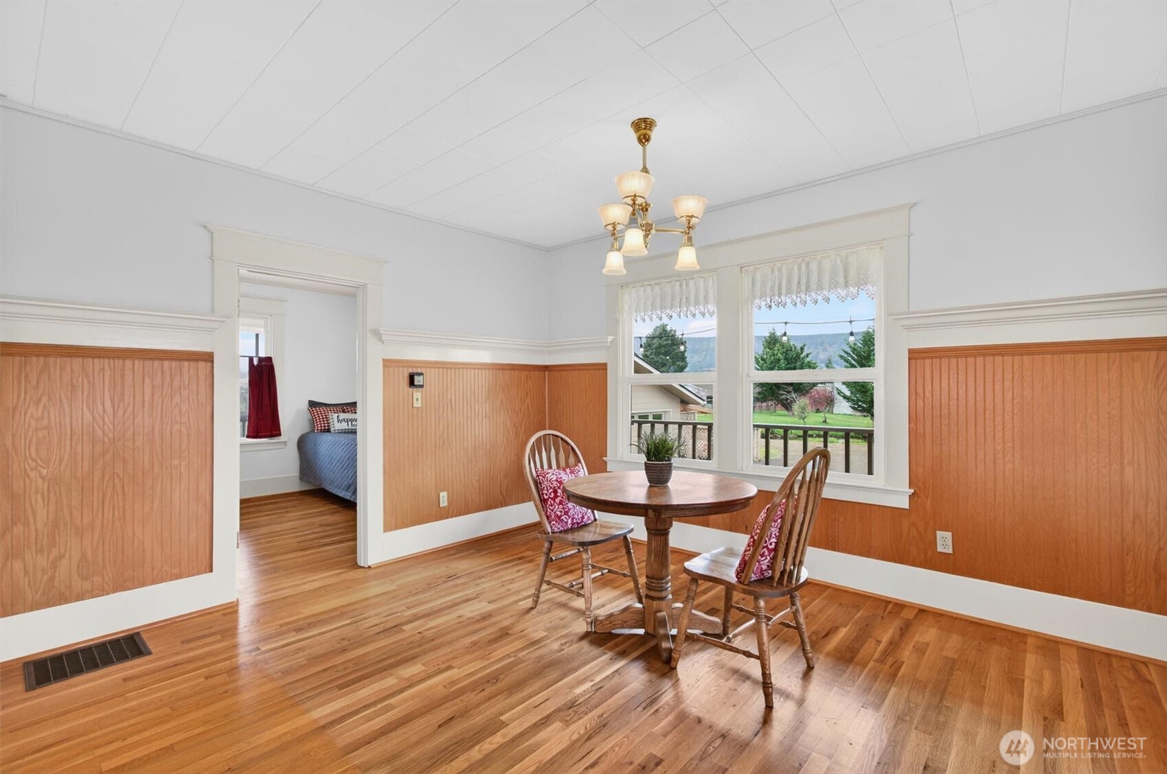 211 S Welcome Slough Road Cathlamet WA 98612