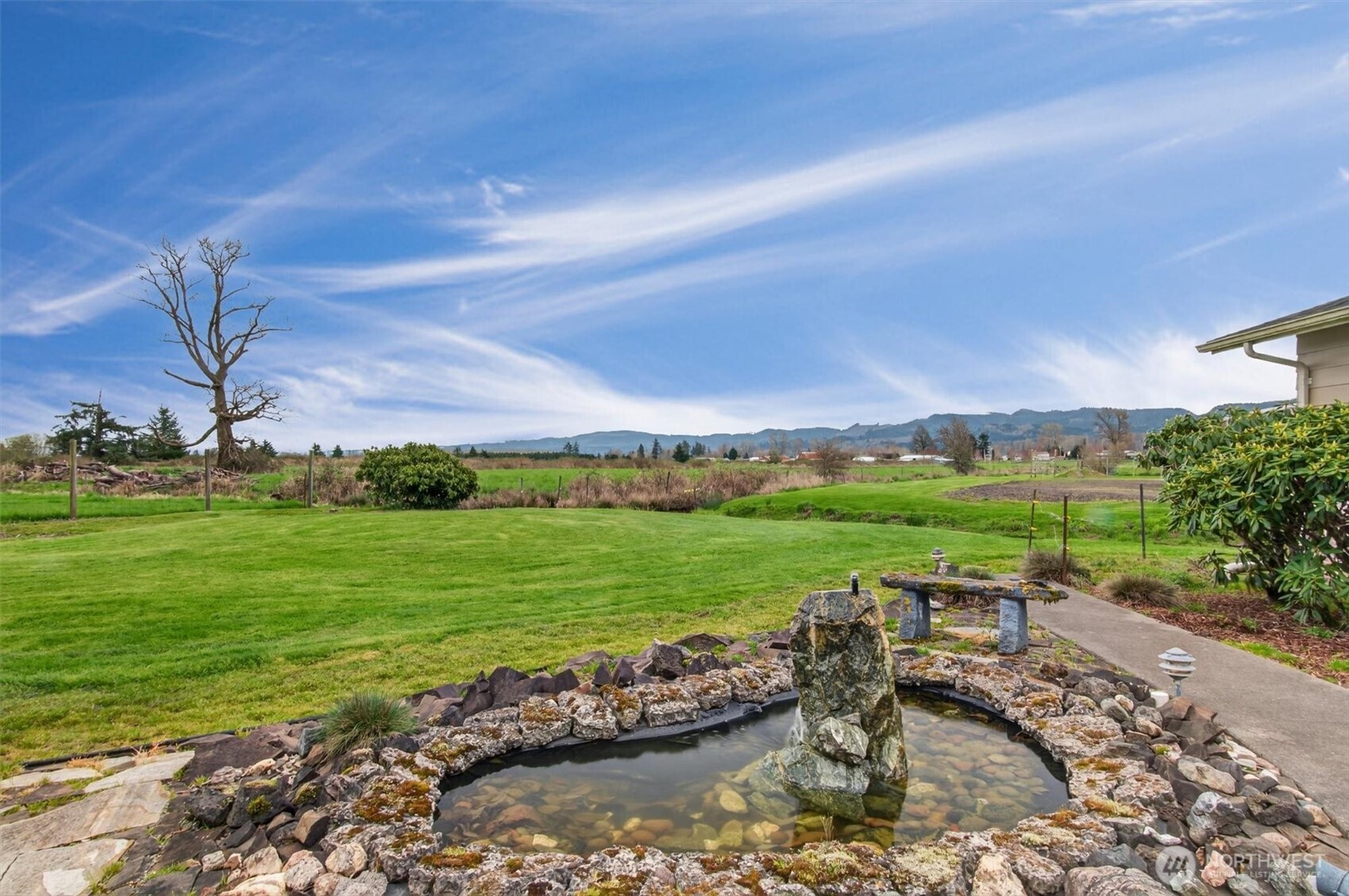 211 S Welcome Slough Road Cathlamet WA 98612