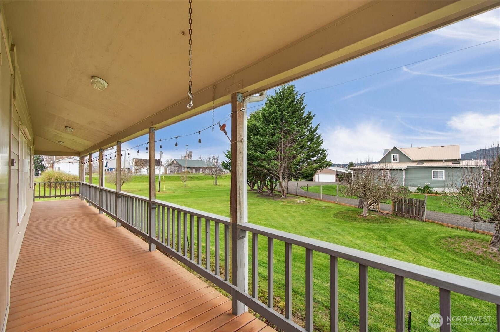 211 S Welcome Slough Road Cathlamet WA 98612