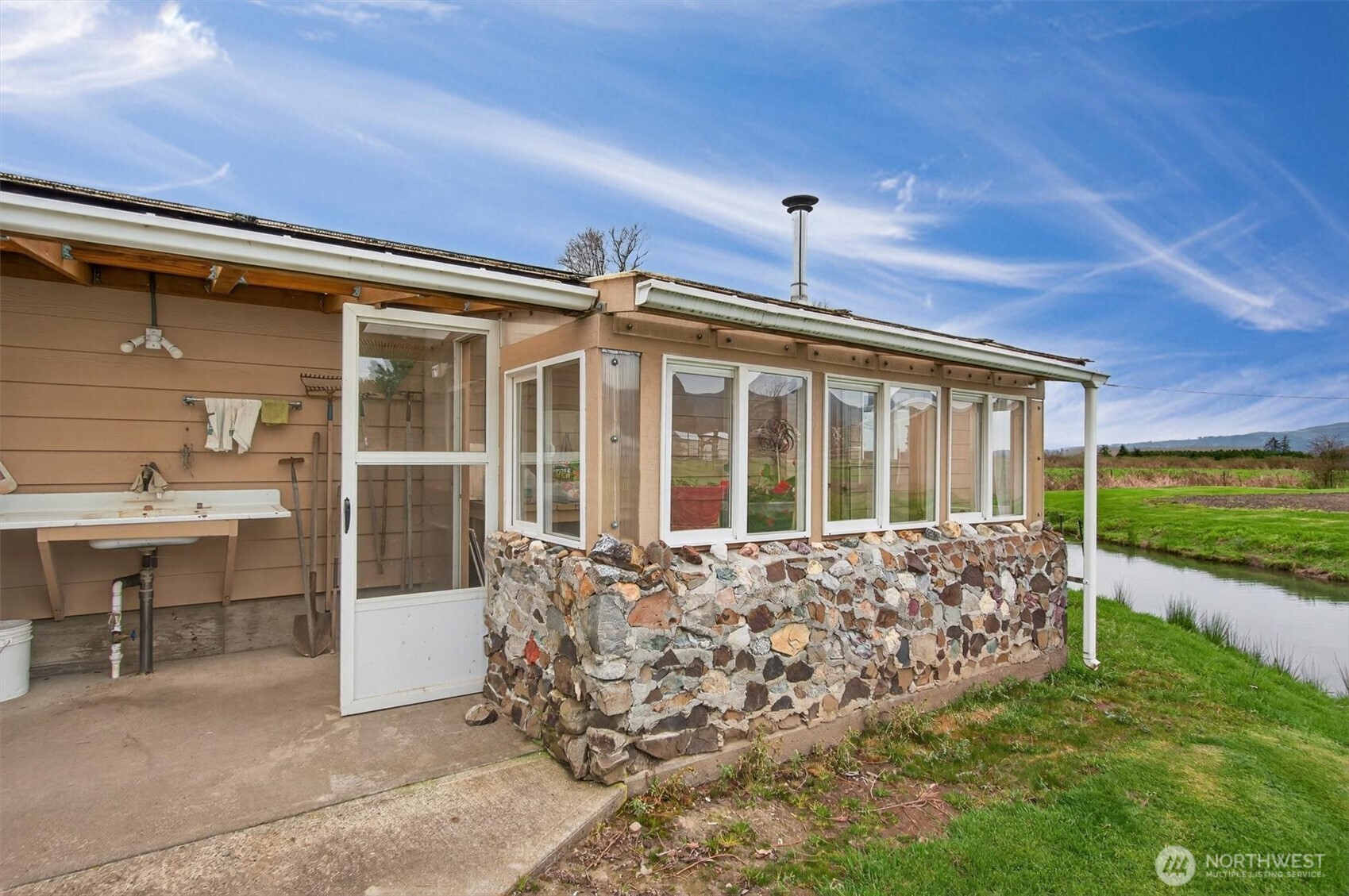 211 S Welcome Slough Road Cathlamet WA 98612
