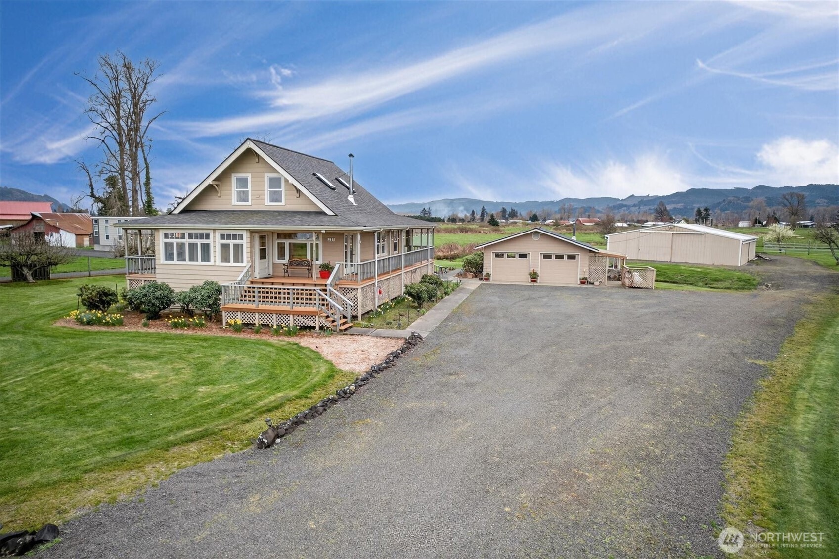 211 S Welcome Slough Road Cathlamet WA 98612