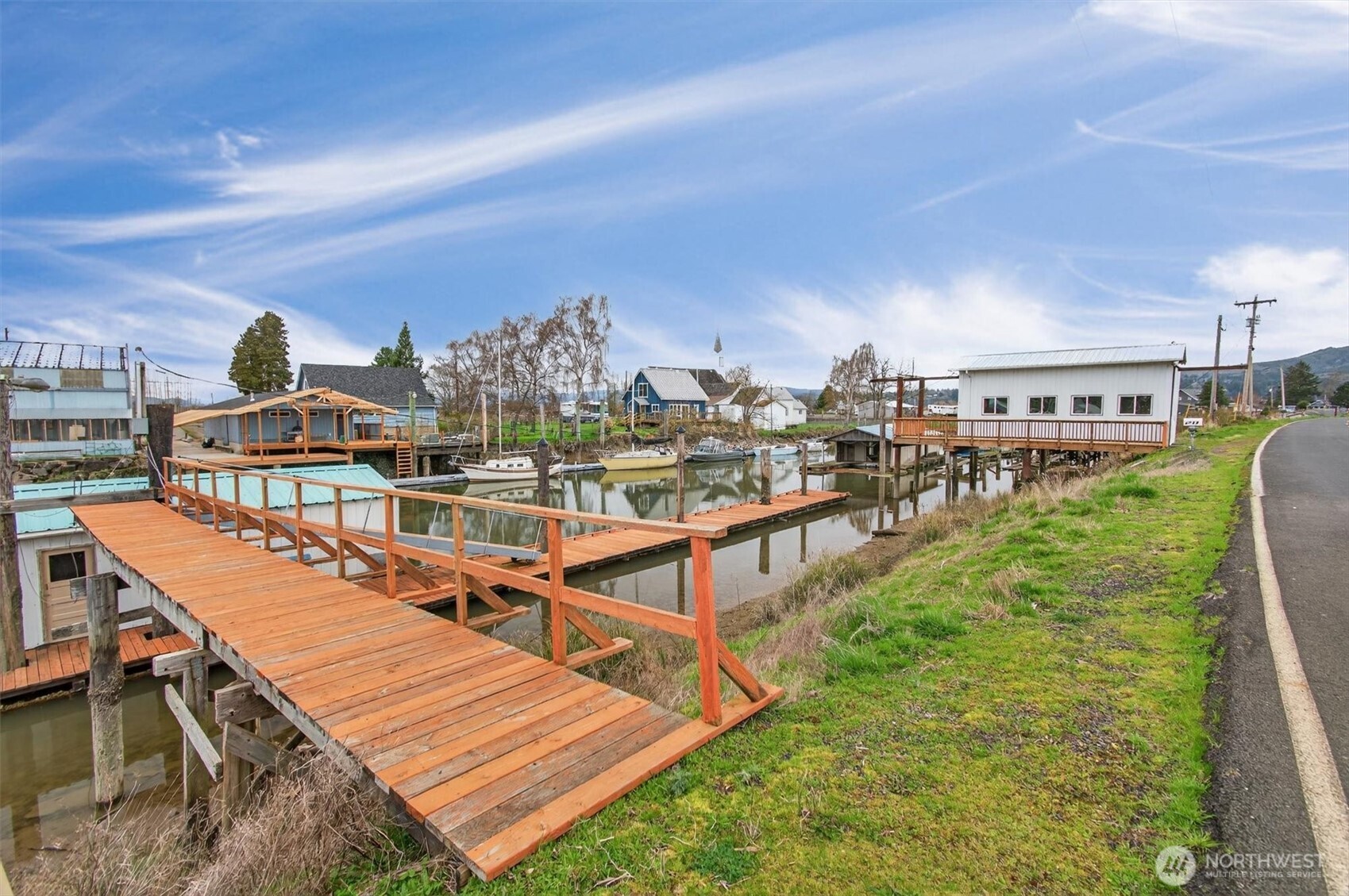 211 S Welcome Slough Road Cathlamet WA 98612