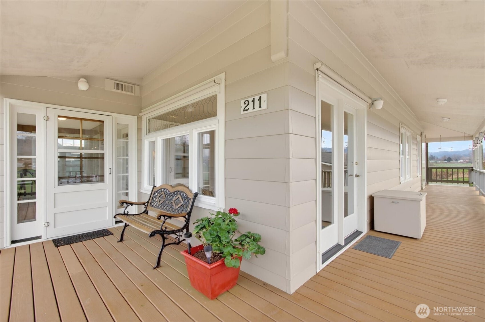 211 S Welcome Slough Road Cathlamet WA 98612