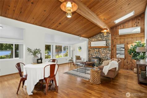 31025 E Lake Morton Drive SE Kent WA 98042
