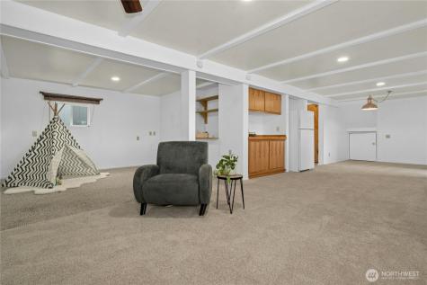 31025 E Lake Morton Drive SE Kent WA 98042