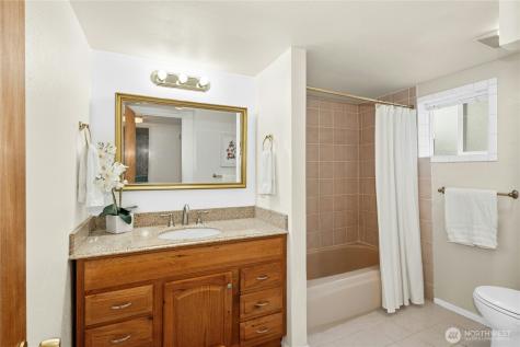 31025 E Lake Morton Drive SE Kent WA 98042