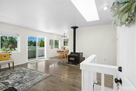 31025 E Lake Morton Drive SE Kent WA 98042
