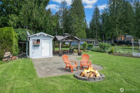 31025 E Lake Morton Drive SE Kent WA 98042