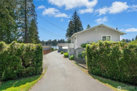 31025 E Lake Morton Drive SE Kent WA 98042