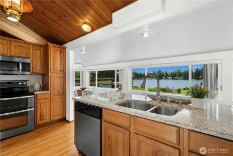 31025 E Lake Morton Drive SE Kent WA 98042