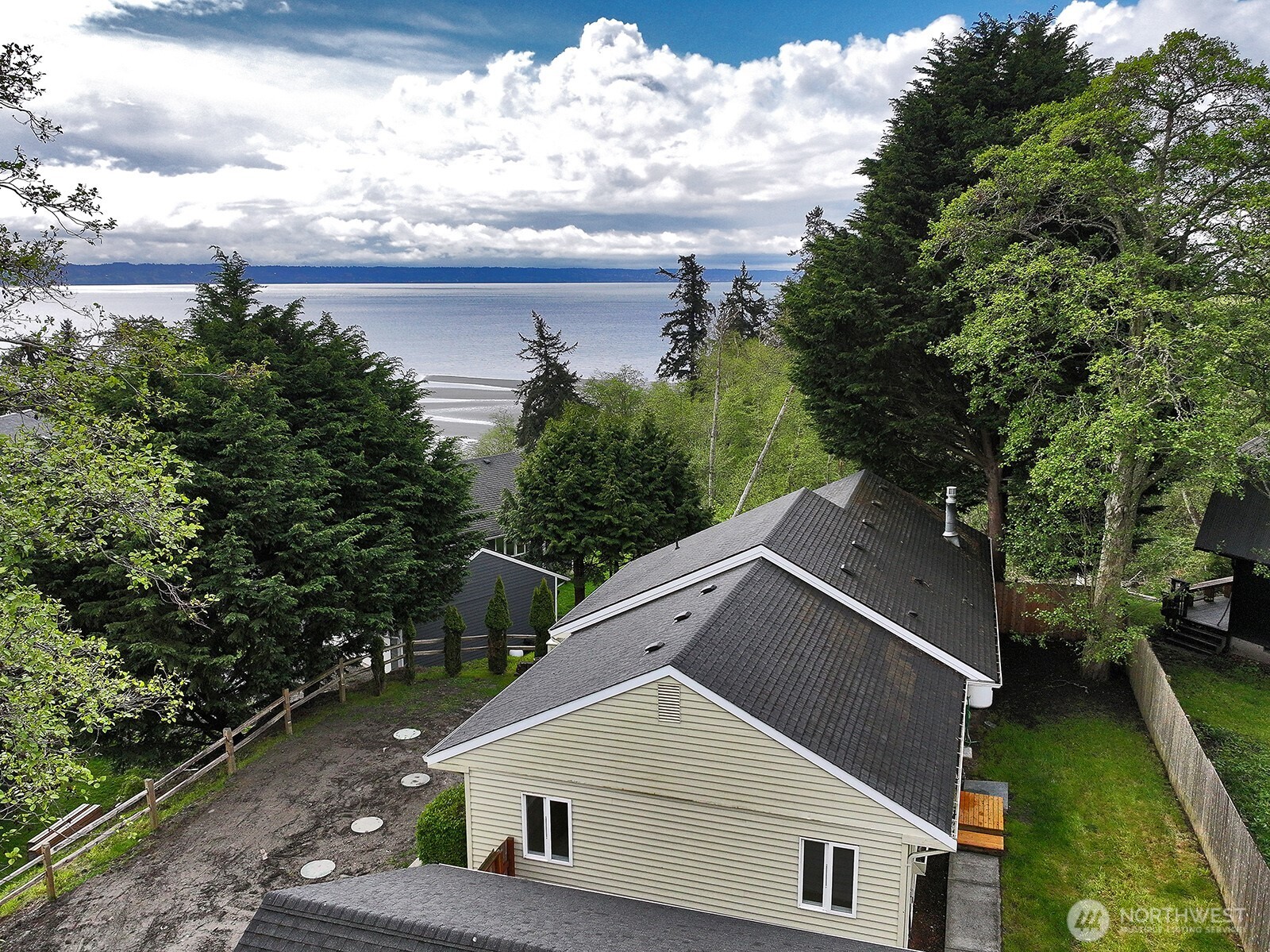 3760 Periwinkle Road Clinton WA 98236
