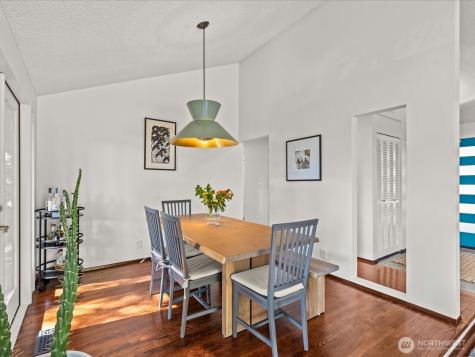 5925 NE 202nd Lane Kenmore WA 98208