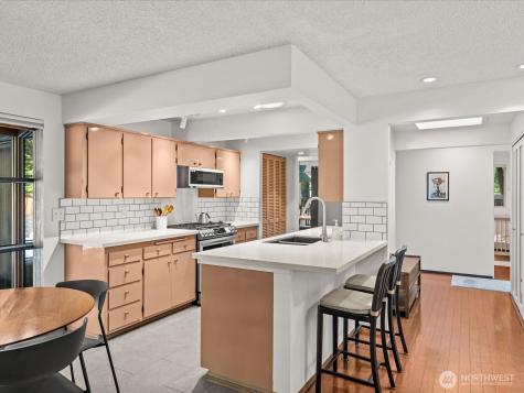 5925 NE 202nd Lane Kenmore WA 98208