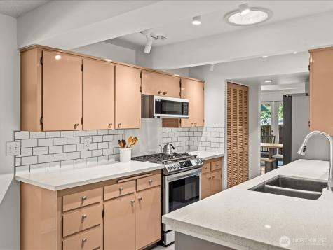 5925 NE 202nd Lane Kenmore WA 98208
