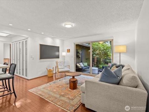 5925 NE 202nd Lane Kenmore WA 98208