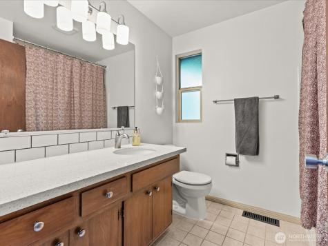 5925 NE 202nd Lane Kenmore WA 98208