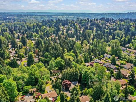 5925 NE 202nd Lane Kenmore WA 98208