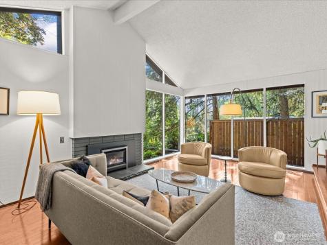 5925 NE 202nd Lane Kenmore WA 98208