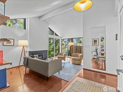5925 NE 202nd Lane Kenmore WA 98208