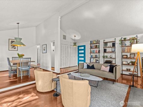 5925 NE 202nd Lane Kenmore WA 98208