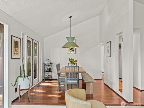 5925 NE 202nd Lane Kenmore WA 98208