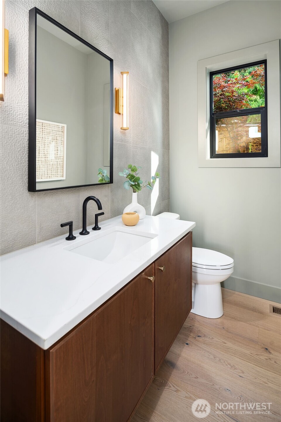 17626 Talbot Road Edmonds WA 98026