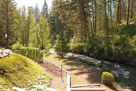 201 Libby Creek Road Carlton WA 98814