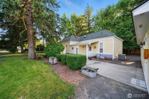 415 Preston Avenue Waitsburg WA 99361