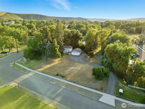 415 Preston Avenue Waitsburg WA 99361