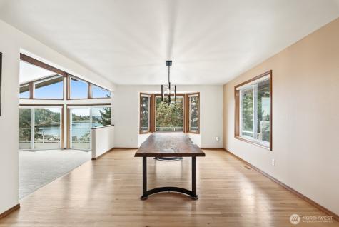 1107 Puesta Del Sol Camano Island WA 98282