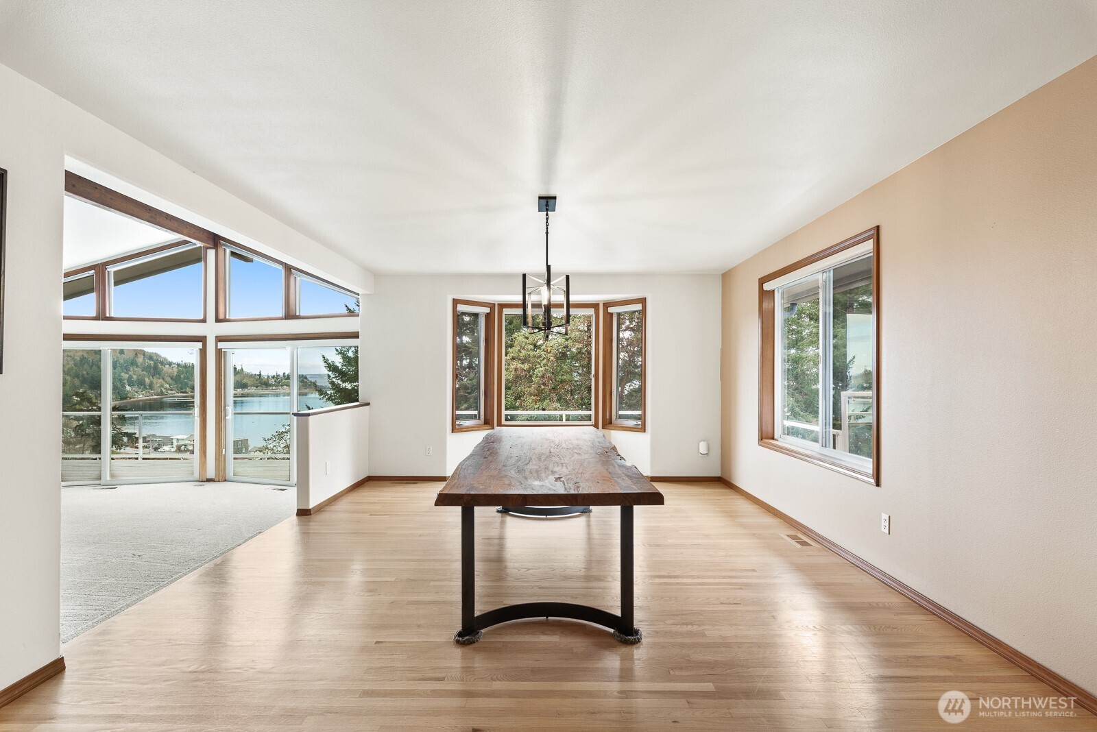 1107 Puesta Del Sol Camano Island WA 98282