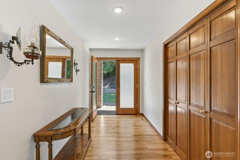1107 Puesta Del Sol Camano Island WA 98282