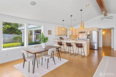 2815 Moorelands Drive NW Gig Harbor WA 98335