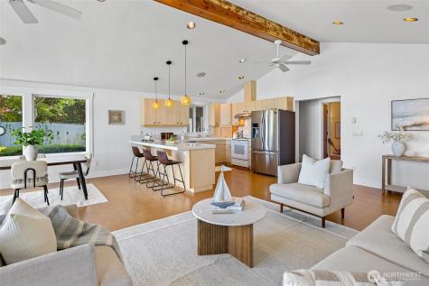 2815 Moorelands Drive NW Gig Harbor WA 98335