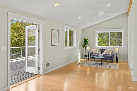 2815 Moorelands Drive NW Gig Harbor WA 98335