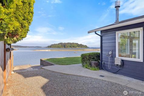 2815 Moorelands Drive NW Gig Harbor WA 98335