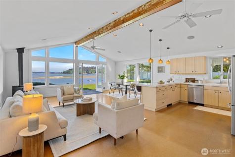 2815 Moorelands Drive NW Gig Harbor WA 98335