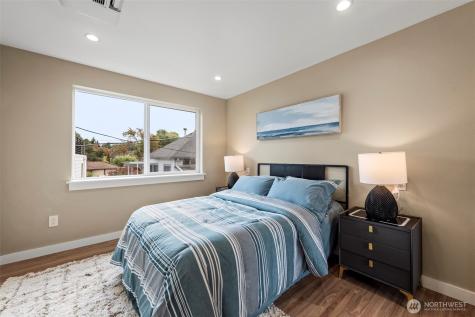 6709 Aurora Avenue Seattle WA 98103