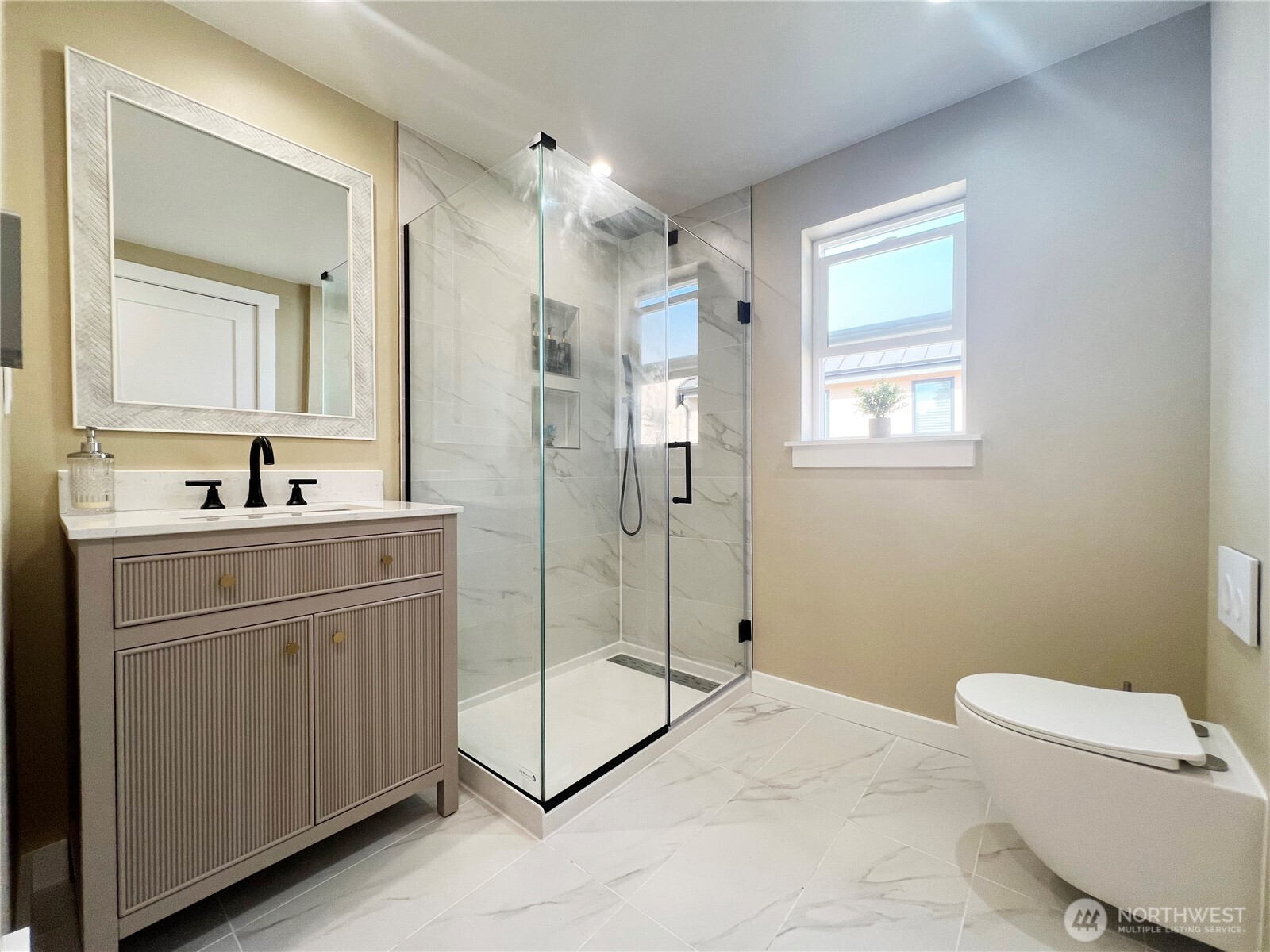 6709 Aurora Avenue Seattle WA 98103