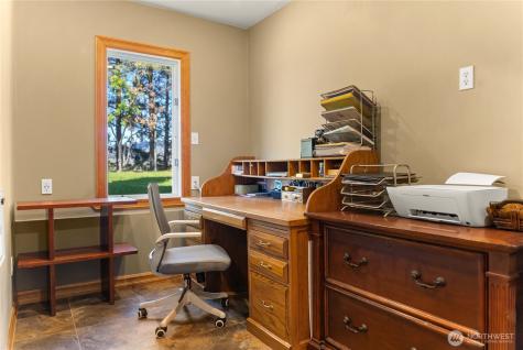 13 Parkway Street Omak WA 98841