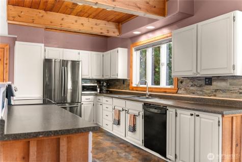 13 Parkway Street Omak WA 98841