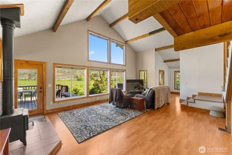 13 Parkway Street Omak WA 98841