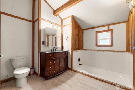 13 Parkway Street Omak WA 98841