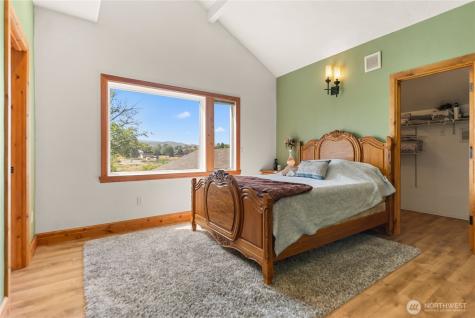 13 Parkway Street Omak WA 98841