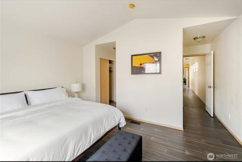 10047 17th Avenue SW Seattle WA 98146