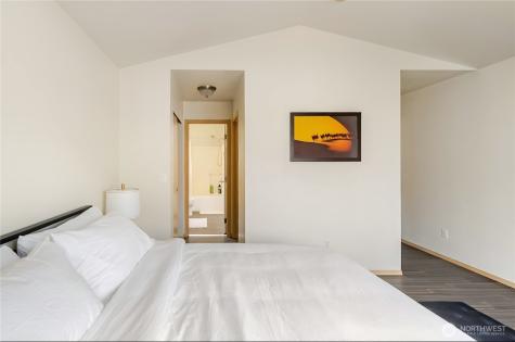 10047 17th Avenue SW Seattle WA 98146