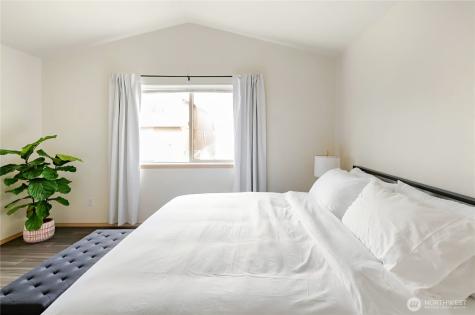 10047 17th Avenue SW Seattle WA 98146