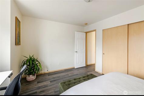 10047 17th Avenue SW Seattle WA 98146