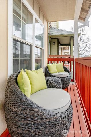 10047 17th Avenue SW Seattle WA 98146