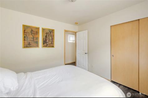 10047 17th Avenue SW Seattle WA 98146